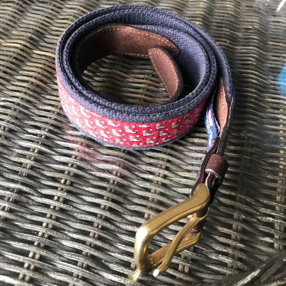 Vineyard vines belt